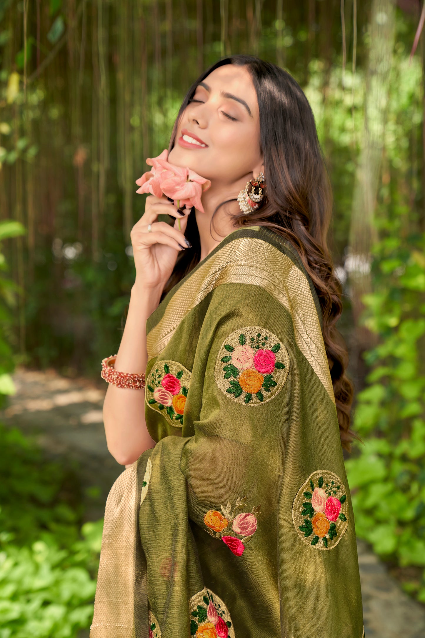Hand Emboidered Mehendi-Green Pure Cotton-Silk saree with Zari Border paired with Blouse