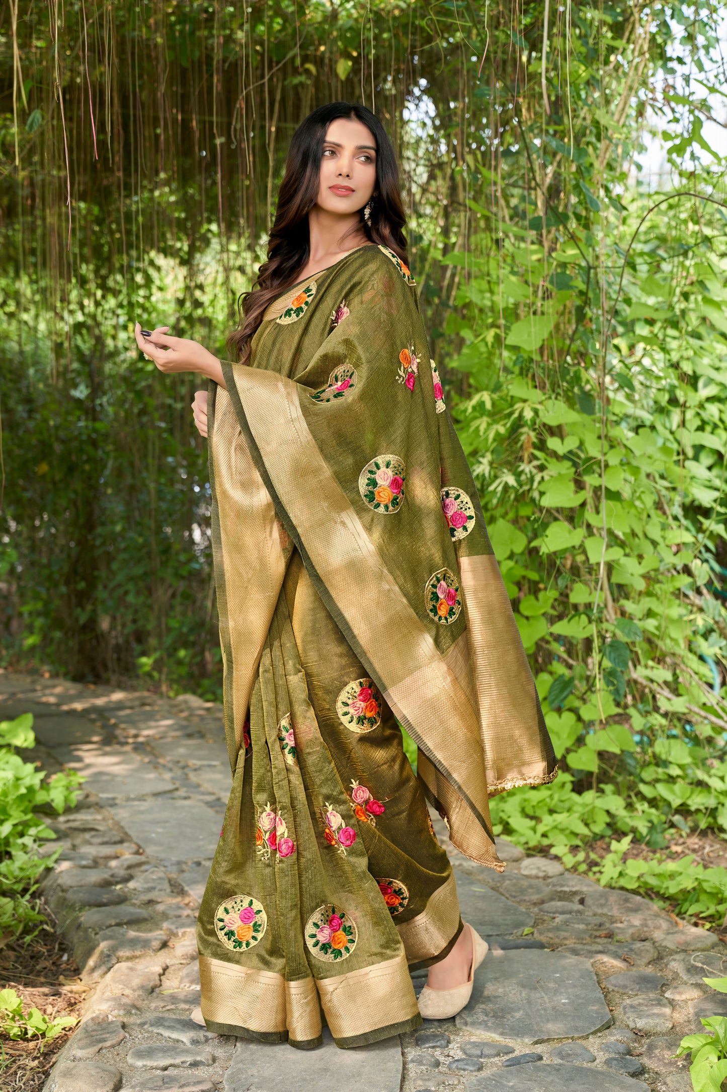 Hand Emboidered Mehendi-Green Pure Cotton-Silk saree with Zari Border paired with Blouse